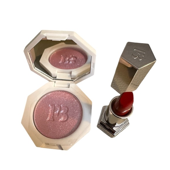 FENTY MINIS BUNDLE HIGHLIGHTER CONCEALERS & LIPSTICK and MAKE UP BAG - Picture 4 of 16